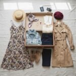 Fransa seyahati için hazırlanmış sezona uygun şık ve işlevsel bavul