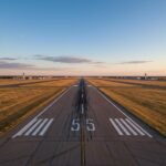 Boş bir uçak pisti ve uçuş iptalleri