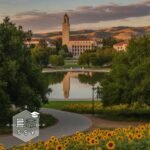 UC Davis Üniversitesi kampüsünden genel görünüm, akademik bina ve öğrenciler