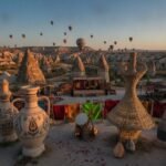 Kapadokya'da kültür festivalinde sıcak hava balonları ve sanat gösterileri